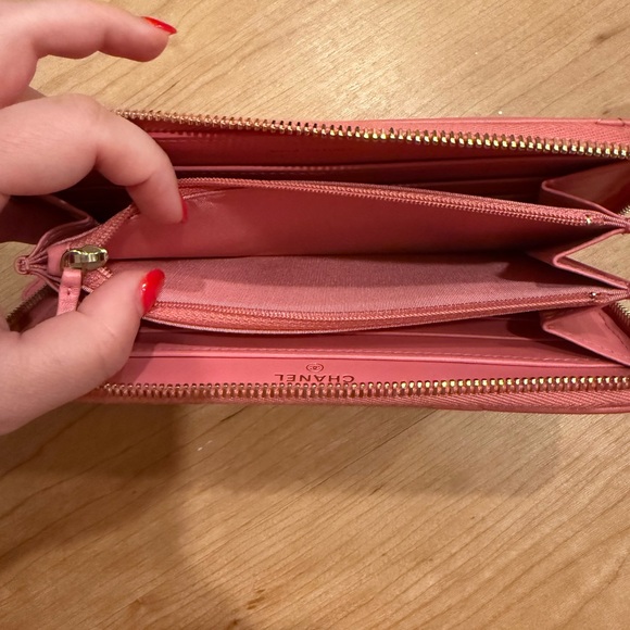 CHANEL 19 Pink Quilted Zip Around Wallet with Gold Logo- authentic! Like new! - Picture 10 of 11